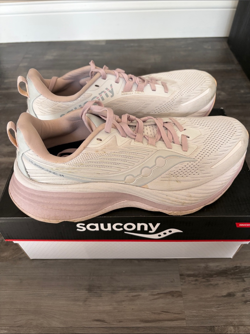 Saucony Hurricane 24